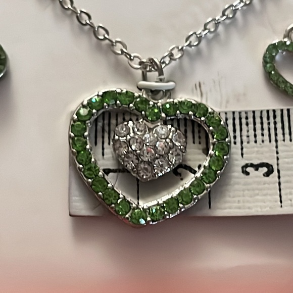 Jaclyn Smith August peridot rhinestones necklace and earring set in silvertone - Picture 5 of 8